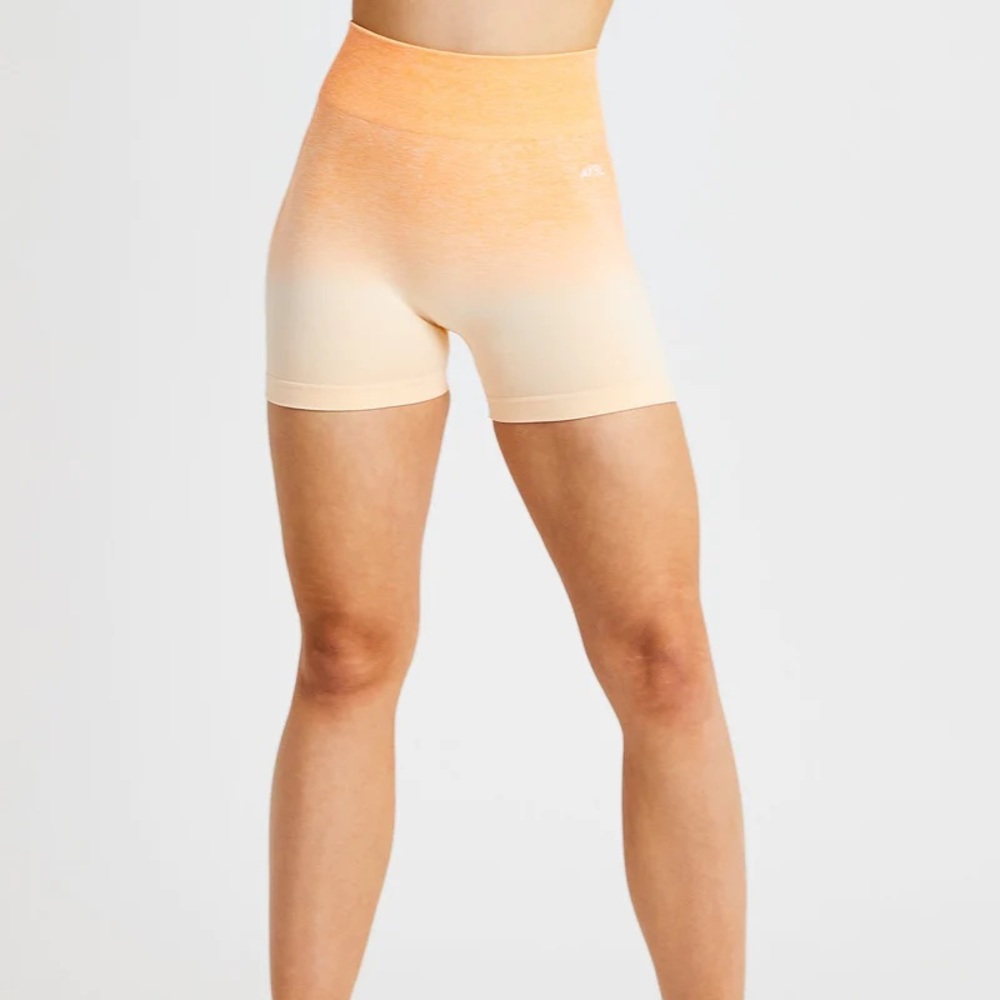 Aybl PULSE OMBRÉ SEAMLESS SHORTS